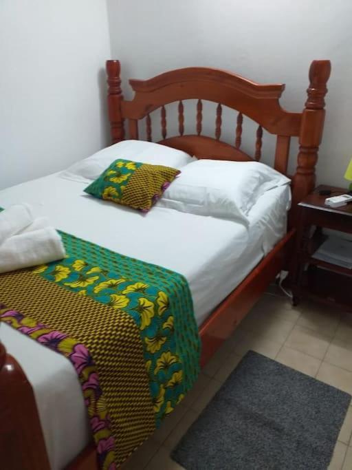 Maison Creole Chaleureuse Avec Stationnement Le Gosier  Exterior foto