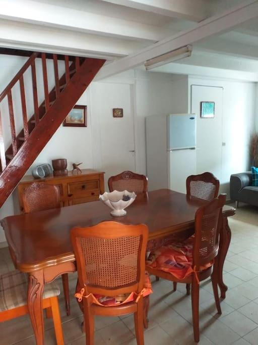 Maison Creole Chaleureuse Avec Stationnement Le Gosier  Exterior foto